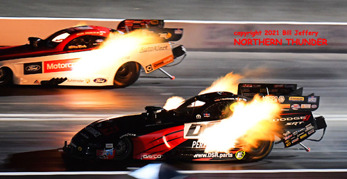 FC - Matt Hagan (near lane) vs Bob Tasca III (far lane)